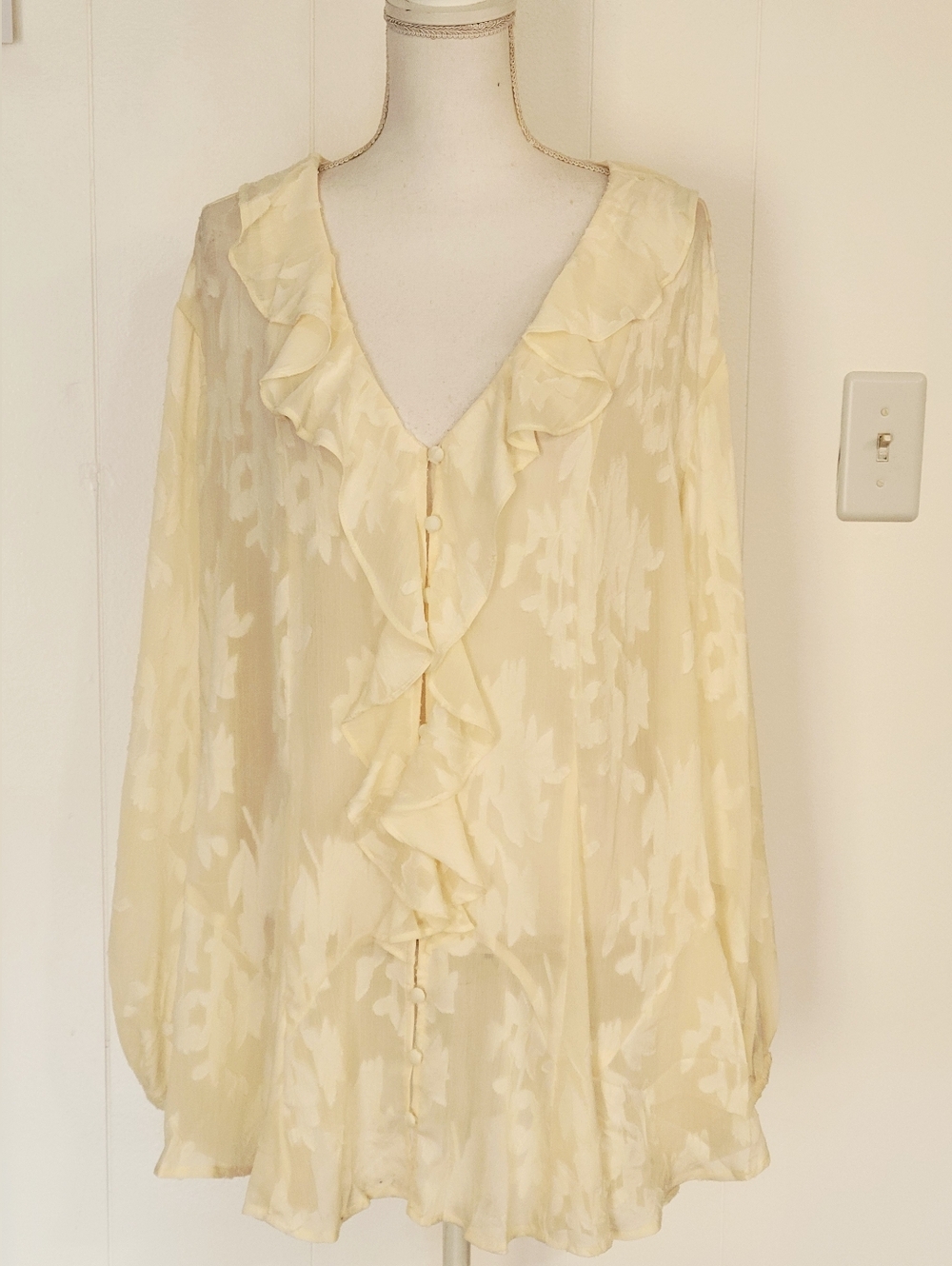 torrid Cream Ruffle Blouse - Picture 3 of 8